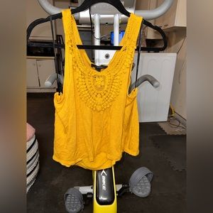 Small mustard top